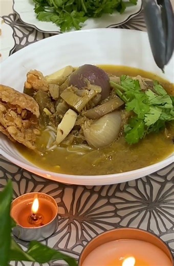 Burmese traditional dish, Mohinga( မုန့်ဟင်းခါး)