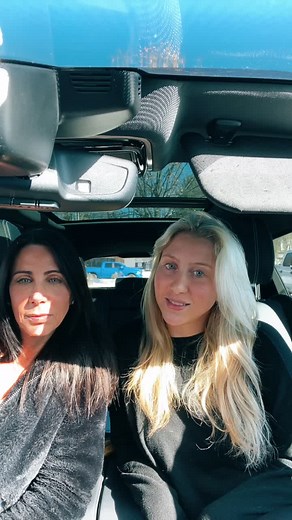 STREAM THE LATEST EP OF OUR PODCAST NOW LINK IN BIO!!!!! @pamjw #PupPeroniShuffle #GetReadyWithOldSpice #ThisorThatSBLV