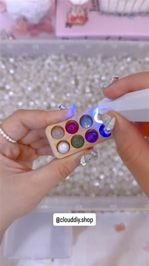 Cloud Diy on Instagram: "🌟Color-changing beads gameplay introduction： Start with one spoonful of 10 beads. The color with more beads corresponds to adding several more spoons. There are also additional free storage boxes, pendants and elastic strings given away #beads #charm #minitoy #minicartoon #minibottles #minifood #keychains #handmade #beads #accessories #diyhairclip #creamglue #asmr #packingorders #foryou #usa"