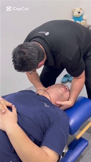 Relaxing spinal neck cracks!! 😍😍ASMR back cracks!