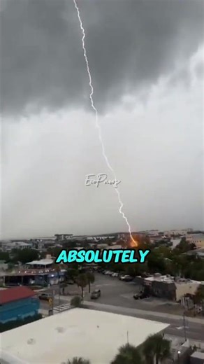 Lightning CAN Strike the Same Place Twice. Here’s Why #shorts