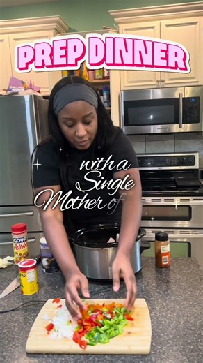 MAMA COOKED ALL SHE HAD😓 #minivlog #shorts #mom #fyp #dayinmylife #cooking #dinner