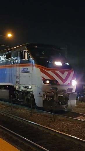 Metra F59PHI 79 Throttles Up At Barrington!