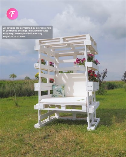 DIY: Cozy Garden Chair From Pallets | Fabiosa Better World