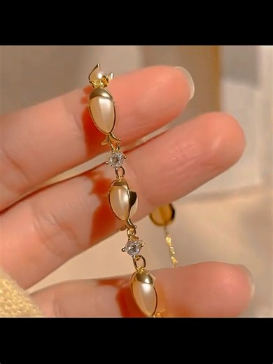 Stylish Minimalist Cat's Eye Stone Fish Bracelet