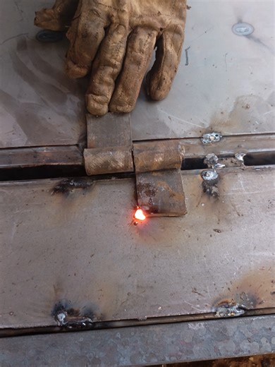 Expert Techniques for Welding Hinges on Pipework
