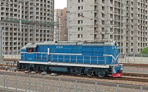【中国铁路】DF7型内燃机车运行中