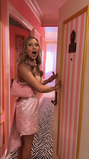 Staying in the Eloise Suite at the Plaza Hotel💖🛍️ #eloiseattheplaza #theplaza #pinkaesthetic