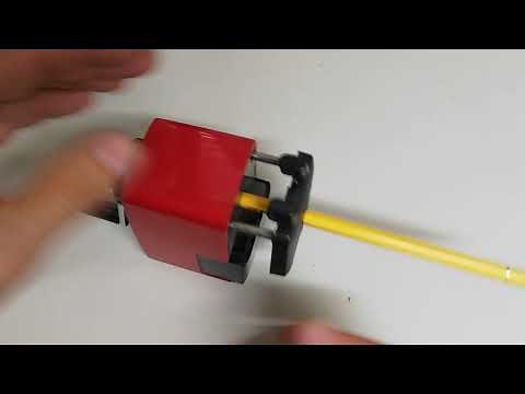 How to remove a broken pencil tip from the pencil sharpening machine