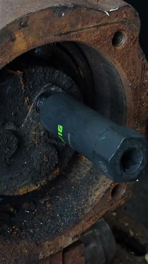 This Extractor Gives you Bi-Directional control to TIGHTEN and LOOSEN!