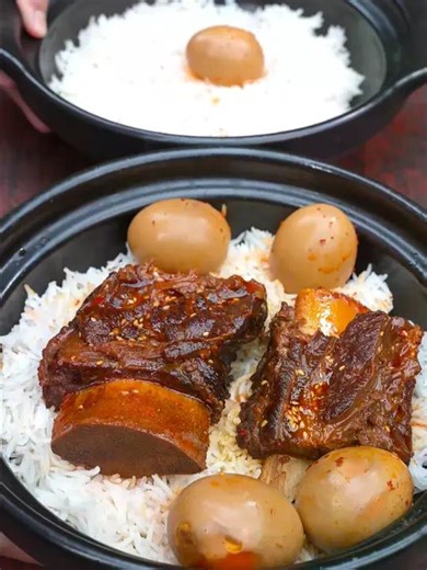 1.4M views · 46K reactions | 太阳的太字去掉一点是个什么字？#我的乡村生活 #小龙虾蒜蓉酱 #湖南人有自己的下饭菜 | 饭匹兄弟 | Facebook