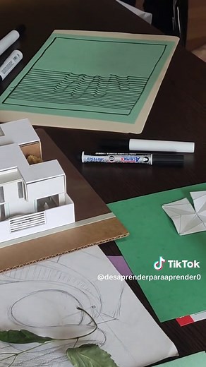 Diseño de Teselas: Figuras Geométricas en Superficies