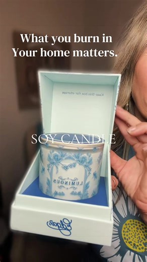 The packaging the design & the way it makes my whole house small oh my & it’s a soy candle! @Edgar Candle #soycandles #candleobsession #candletok #mothersdaygifts #luxurycandles