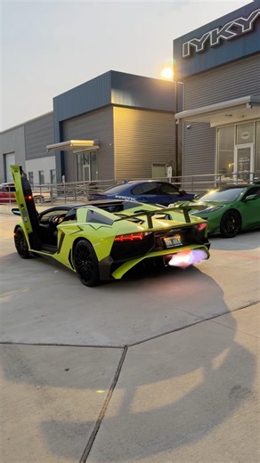 Crazy Lamborghini Aventador SV Exhaust Flames