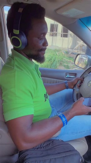 Emma The Solar Guy (@emmanthesolarguy)’s videos with Tshwala Bam (feat. S.N.E) - TitoM & Yuppe & Burna Boy