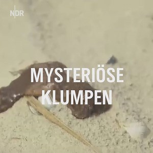 Sie sind schwarz-braun, hart und sollen streng riechen. Nach Norderney werden auch auf Baltrum die mysteriösen Klumpen angeschwemmt. | NDR Info