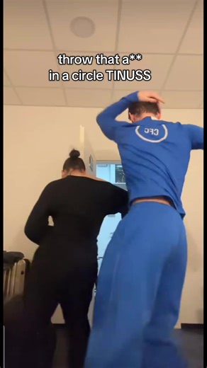 hhehe some skill you have here martinus go icon go icon #martinusgunnarsen #marcusandmartinusconcert #marcusandmartinuseuropeantour #martinustakeoffshirt #martinus @Marcus & Martinus @TOLEDOCOMPANY_