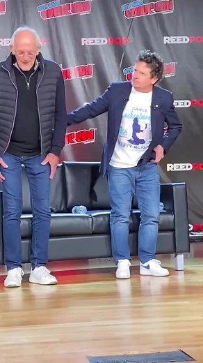 El reencuentro de Michael J. Fox y Christopher Lloyd 37 años después de ‘Regreso al futuro’ y la ovación que recibieron en la New York Comic Con 2022 💔🥺 | Esquire Spain