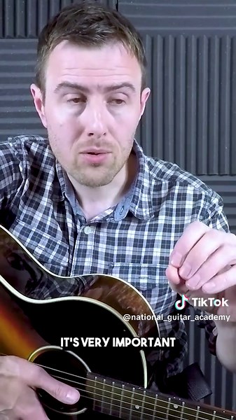 Master Guitar Fretting: Tips for Correct Finger Posture