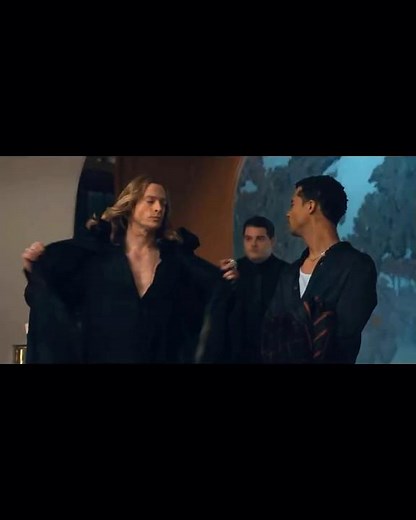 The Vampire Lestat ✮ Louis & Lestat standing ovation in the restaurant scene