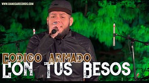 Tema: Con Tus Besos Intérprete: Código Armado Disquera: Ramusa records Director: Kalifercho San Genero: #RegionalMexicano Editora: SInergiaMixteca Suscribete Aqui: https://www.youtube.com/@CodigoArmado #codigoarmado #ramusarecords #sinergiamixteca #celosdelviento #Norteño #acordeon #musicanorteña #LoMasNuevo Letra: Con tus besos me haces sentir bien Simplemente me encanta tu forma de ser Cuando caminas matas a cualquier hombre Y yo contigo, neta, sí me enamoré Me traes bien loco, todo el día pen