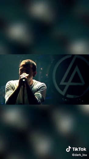 Linkin Park - Pushing me away [Piano versión] (Live at Milton Keynes 2008) #music #musica #hits #rock #alternative #00s #linkinpark #chesterbennington #pushingmeaway #song #cancion