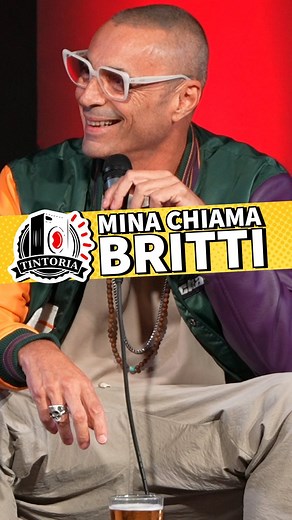 Tintoria Podcast on Instagram: "Tintoria 184 feat. @alex_britti è online. Alex Britti ci ha parlato dei suoi esordi da giovanissimo nelle più importanti formazioni #blues italiane con maestri come Roberto Ciotti, del suo periodo olandese/nord-europeo sempre con il passaporto in mano, del botto tra il ’98 e il 2000 con gli album ‘It.Pop’ e ‘La Vasca’ e delle sue collaborazioni con artisti del calibro di Rosa King, Corrado Guzzanti e #PinoDaniele. Il “cantante pop E chitarrista che PERÒ cucina” (c