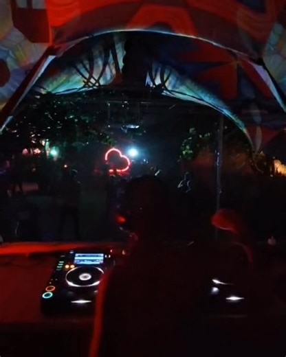 27 reactions |  Ah, floating back in time to that magical set from...