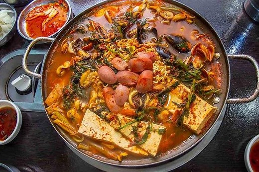 This Popular Korean Dish Came from the Aftermath of the Korean War