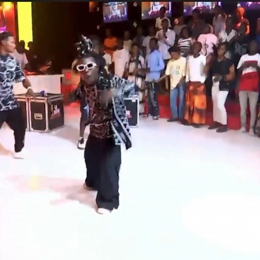 464K views · 22K reactions | Le nouveau Boss du RAP IVOIRE bébé sans os de man sans concurrent… Le style, la gestu, la coiffure , c’est lui le BOSS. #EL RAPIDO ✍ | Adam's L'élu | Facebook