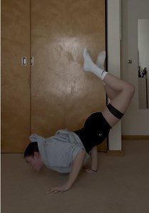Heyyy guys im back !!! And with a new combo ;) #viral #fyp #calisthenics #workout #handstand