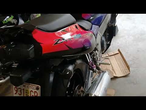 1994 ZXR 750 engine swap to 1995 zx7 engine. Part 5