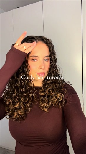 Curly Hair Tutorial for Beautiful Curls