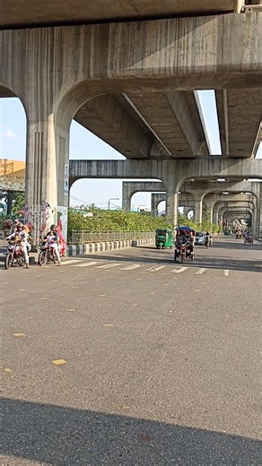 🇧🇩🚘 🌉 Metro Flyover View🚆| Below Running Cars |Agargaon, Dhaka | আগারগাঁও মেট্রোরেল দৃশ্য #agargaon#