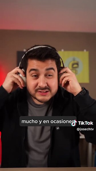 Conozcamos los Beats Studio Pro. Por acá mi review. Estos son los Beats Studio Pro, audífonos compatibles tanto con Android como Apple, con un driver de 40 mm potenciado por Beats y audio espacial. La cuarta generación de los populares auriculares Studio de Beats tiene algunos grandes cambios en su interior que los hacen muy buenos tanto para usuarios de Apple como de Android, en está ocasión te muestro el color arenisca. Dos de los cambios más importantes son la incorporación de carga y conecti
