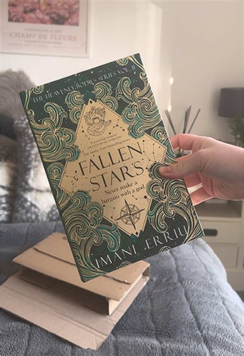 Simply gorgeous 😍 #fallenstars #heavenlybodies #fantasy #unboxing #booktok