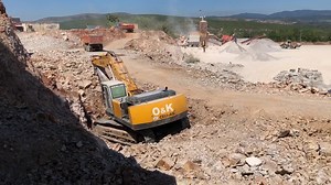 37K views · 1.2K reactions | Caterpillar 330D Loading Mercedes Trucks and OK excavator mining!!! The Operator is just 17 years old!! | Excavator | Facebook