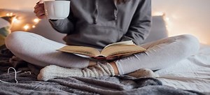 How to Make a U-shaped Neck Pillow | DoItYourself.com