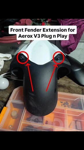 Available na sa mga ka aerox v3 natin diyan "PLUG N PLAY" front fender extension fiber made, pars iwas dumi hanggang looban ng Headlight 🤙😎 Sa malalayo may shopee tayo, ung sa sample kaya madumi kc first model palang pero already test fit na #FRONTFENDEREXTENSION #fibermade #karugersworks #aerox #aeroxv3 #aeroxsp #acp #aeroxclubphilippines | Karugers Motor Parts and Accessories