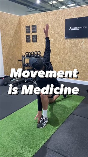 Movement Matters 💪🏻 What are your favourite mobility movements? 🤔 Daily movement doesn’t have to be a big gym session, long walk or run.. We can give our body little movement snacks to get the blood flowing and get those muscles working 🤩 Combining movements and flows can also be a really time efficient way of making sure you can move without worrying that you’re not going to have time to fit everything in 🙌🏻 ⭐️ Hip to Hamstring ⭐️ Worlds Greatest Stretch ⭐️ Cat Cow ⭐️ Adductor Rockback Le