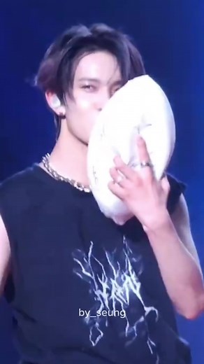 Heeseung Enhypen Concert Highlights and Kick Ball Moments