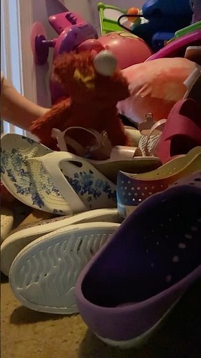 elmo world slippers intro