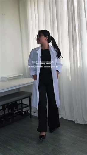 Best Laboratory Gown for Nursing Students: White Coat & Medical Gown Guide