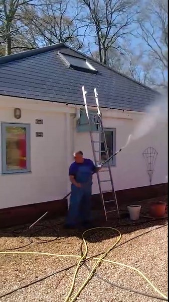 Incredible Roof Cleaning for a Fresh and Clean Space