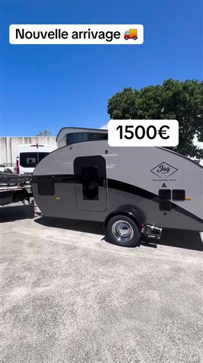 🚐 Mini caravane – La liberté de voyager où vous voulez ! Avec cette mini caravane, vous ne choisissez pas seulement un véhicule : vous adoptez un véritable cocon mobile. Compacte, pratique et confortable, elle est idéale pour vos escapades, road trips et aventures en pleine nature. 📍 Localisation Office du Tourisme de Saint-Véran 05350 Saint-Véran – France 📦 Livraison possible 📱 WhatsApp : 33 7 67 84 78 92 👤 Contact : Gérard Caravanier ✨ Et vous, à quoi ressemblerait votre mini caravane idé