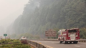 Cascade Locks restaurants feed firefighters battling Eagle Creek Fire