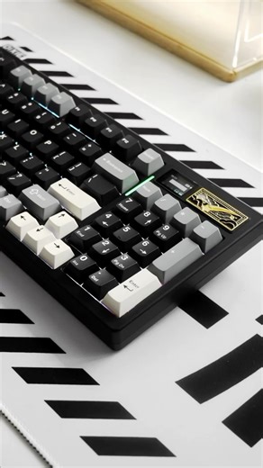 Snuffles l Charles on Instagram: "The YUNZII IF99! a full-size LCD mechanical keyboard built for power and personalization. With a customizable display, QMK/VIA support, and tri-mode connectivity, it combines premium features with everyday versatility. Designed for comfort, durability, and endless customization, this board is ready for both work and play. 🔥 Specs: Layout: 95% / 99 keys with LCD screen and badge Switches: YUNZII Cocoa Cream V2 Linear / Gateron Zero Linear Connectivity: USB-C wir