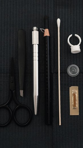 ✨ Ever wondered what a permanent eyeliner appointment really looks like? It’s a calm and steady process where we work gently along your lash line to create a soft, defined look that stays put. No smudging. No rushing in the mornings. Just effortless eyes every day. Most clients are surprised at how comfortable the procedure feels and how relaxing the appointment actually is. You can sit back, breathe and let me take care of the rest. If you’ve been thinking about it, this is your sign to finally