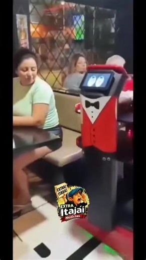 ITAJAÍ - GARÇOM ROBÔ ATENDE CLIENTES 🤖🍔