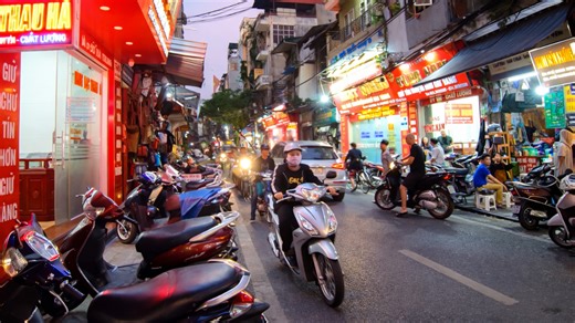 Evening stroll through Vietnam’s historic Old Quarter